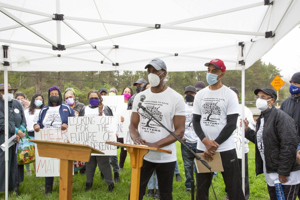 photo_ft_news_cemetery 32_04142121.jpg