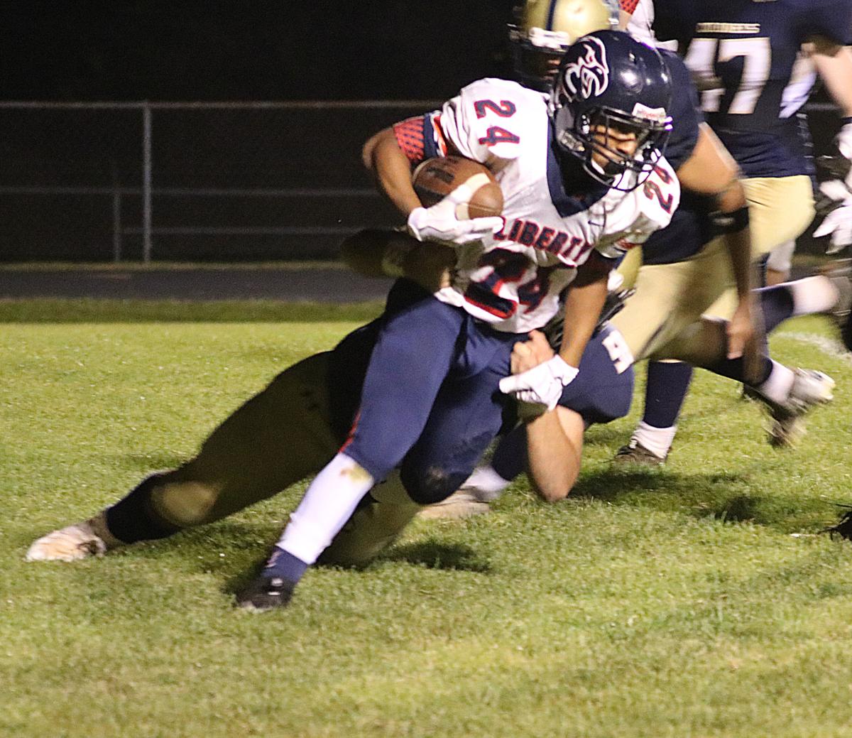 Parker Runs For 159 Yards 3 Tds In Liberty Football S 48 0 Win