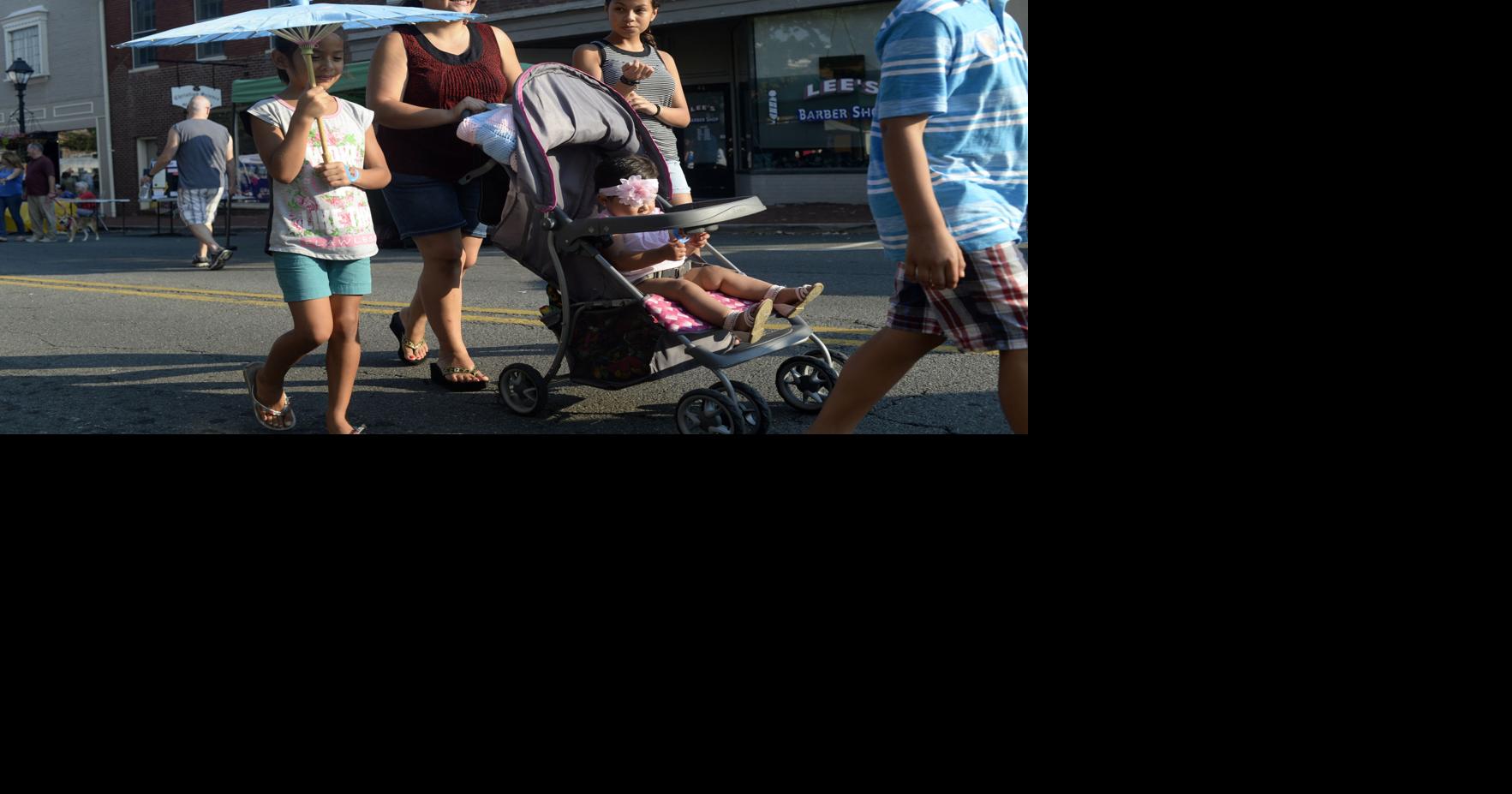 PHOTOS First Friday Warrenton Aug. 4th Multimedia
