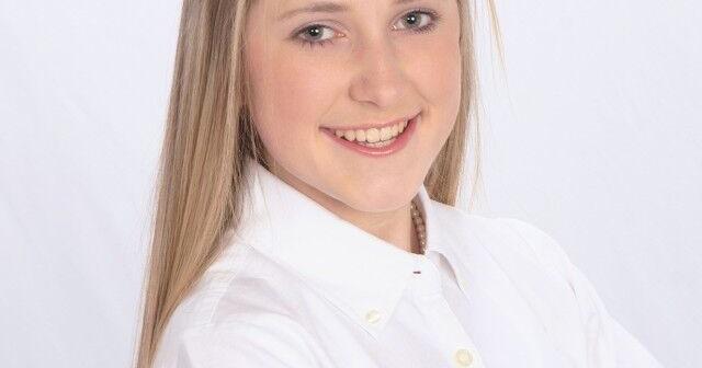 Wakefield awards Archwood Scholarship to Avery Davis ...