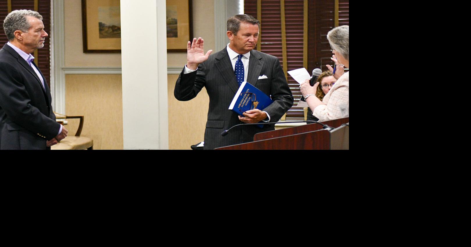Kevin Carter sworn in as new Center District supervisor for Fauquier