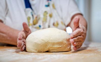 Tips for using a long covered baker