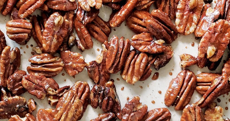 Keep these spiced pecans on hand for easy holiday snacking and serving | Grains, Legumes & Nuts | feastandfield.net