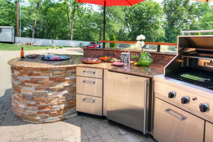 The Four Absolute Outdoor Kitchen Must-Haves and Fabulous Add-On