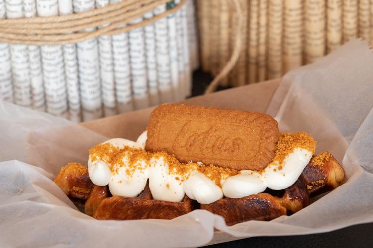 Cafe Ganadara biscoff croffle