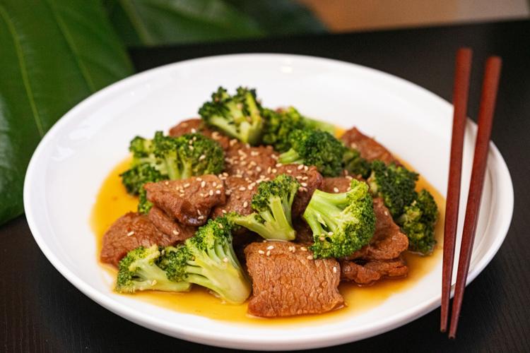 ChuangYiBentos Orange Soya Delight with broccoli.