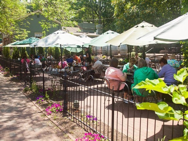 Little Hills Winery in St. Charles