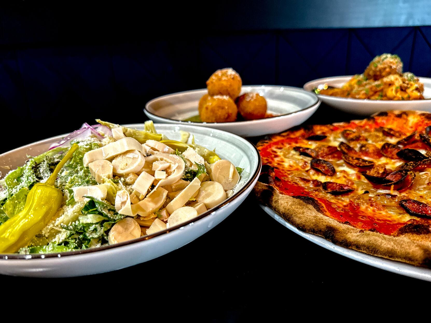 Inside Scoop Napoli Brothers Pizza and Pasta