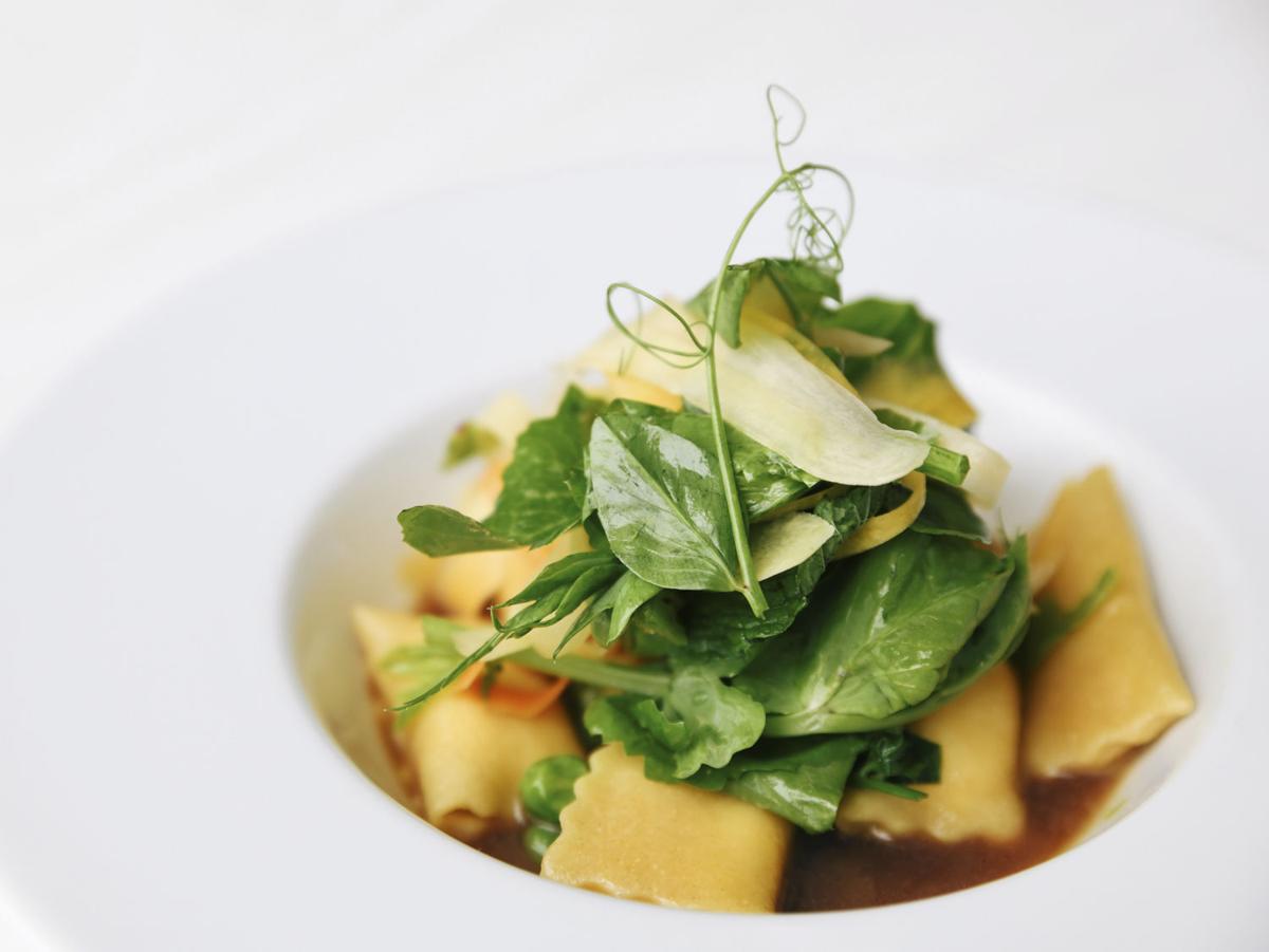 Verbena Opens Along With The Inn At Meadowbrook In Prairie Village Serving New England Style Seafood Kansas City Feastmagazine Com Verbena Opens Along With The Inn At Meadowbrook In Prairie Village Serving New England Style Seafood Kansas City Feastmagazine Com