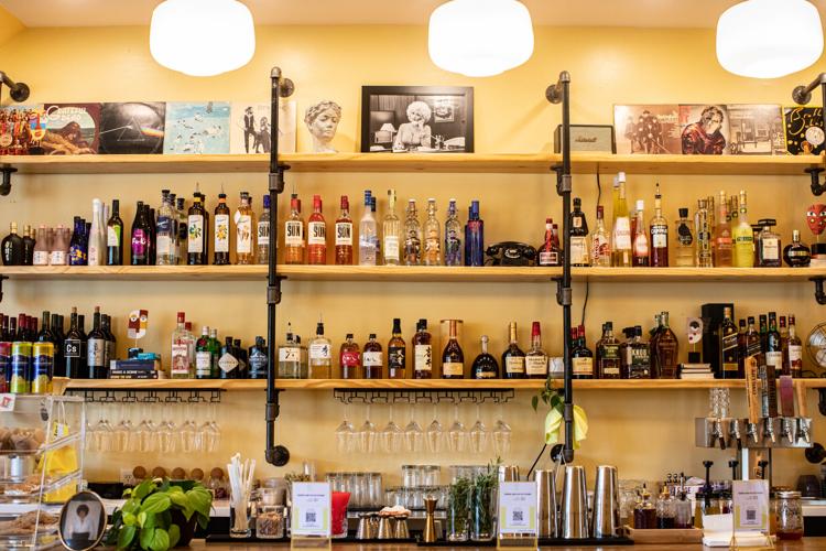 Lulus Local Eatery bar options