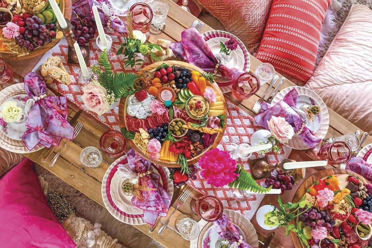 Perfekt Forbyde rotation Plan your perfect outdoor gathering with these pop-up picnic companies