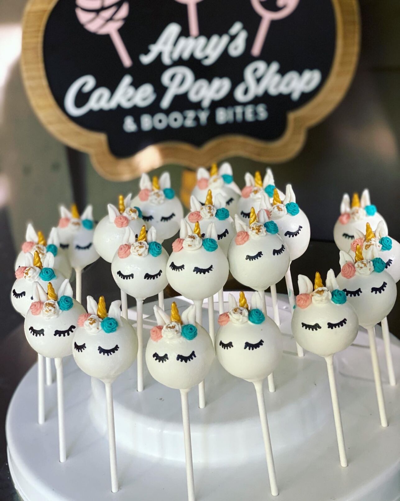 Cake pop trang trí tiệc sinh nhật chủ đề unicorn - Art cakes