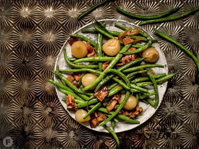 Roasted Green Beans With Pearl Onions And Bacon Lardons In