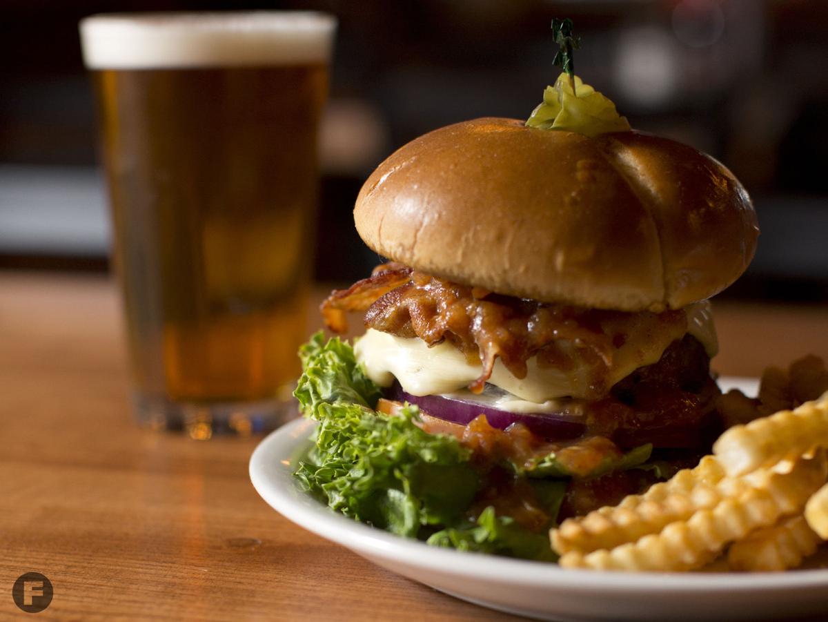 Hoppers Pub Jam Burger