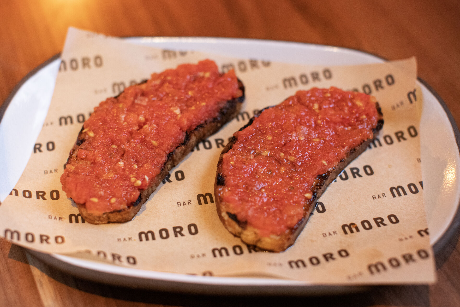 Bar Moro pan con tomate