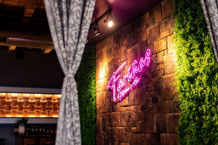 Farinas Kitchen & Bar entrance