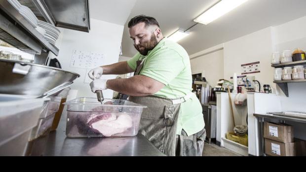 St Louis Chef Rick Lewis To Compete On Guy S Grocery Games The Feed Feastmagazine Com