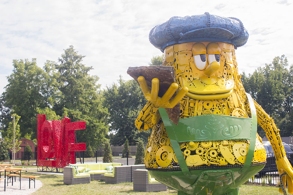 Mellow Mushroom Now Open in Sunset Hills, Serving Pizza and Craft Beer