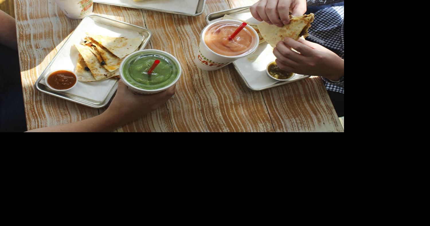 Local Couple Opens Second Location Of Tropical Smoothie Cafe In Overland Park Kansas City Dining Feastmagazine Com