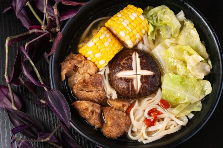 ChuangYiBentos ma you mein