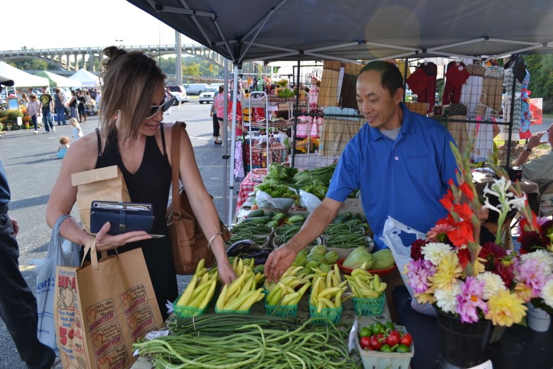 Farmers Market of the Ozarks Opens New Market on Branson Landing Mid