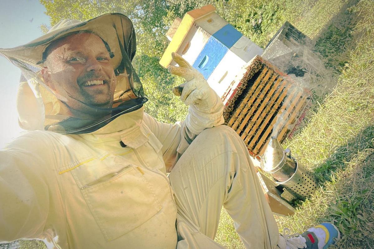 These Kansas City beekeepers are bringing hives of pollinators to