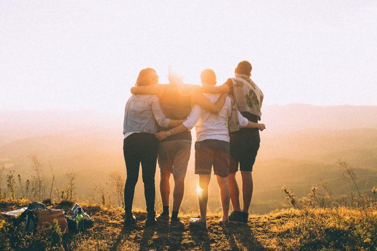 Ways to Reconnect With Old Friends After a Big Move