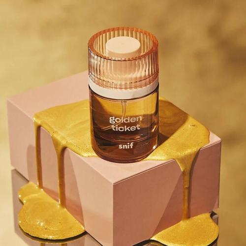 11 Meaningful Presents for Couples in Love on National Lover’s Day