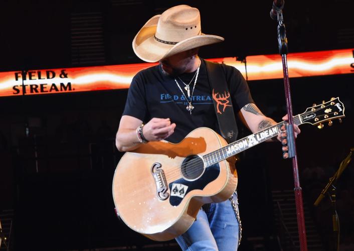 Jason Aldean Fires Up The Crowd With Surprise Concert At Bassmaster Classic’s Opening Night