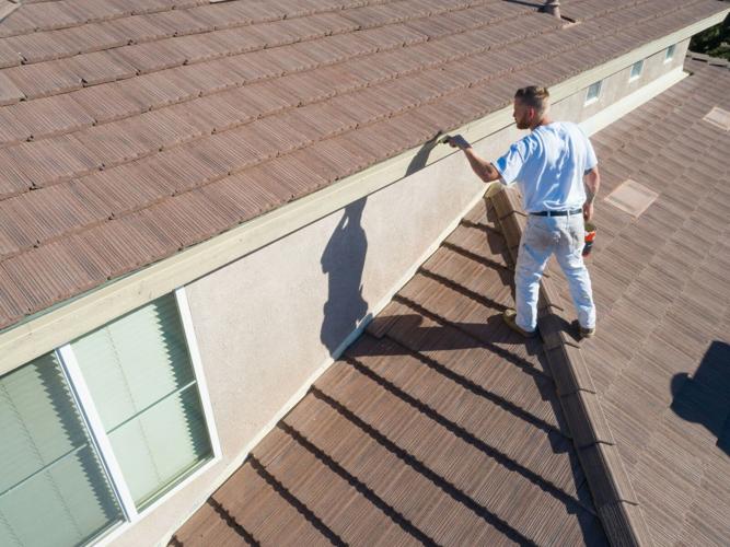 How Long Should a Roof Last? A 2025 Guide to Lifespans by Material