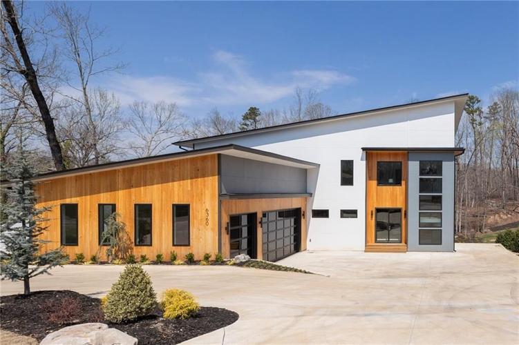 Lori Lane Presents North Georgia's Hidden Gems: Lakefront Escapes and Mountain Retreats Await