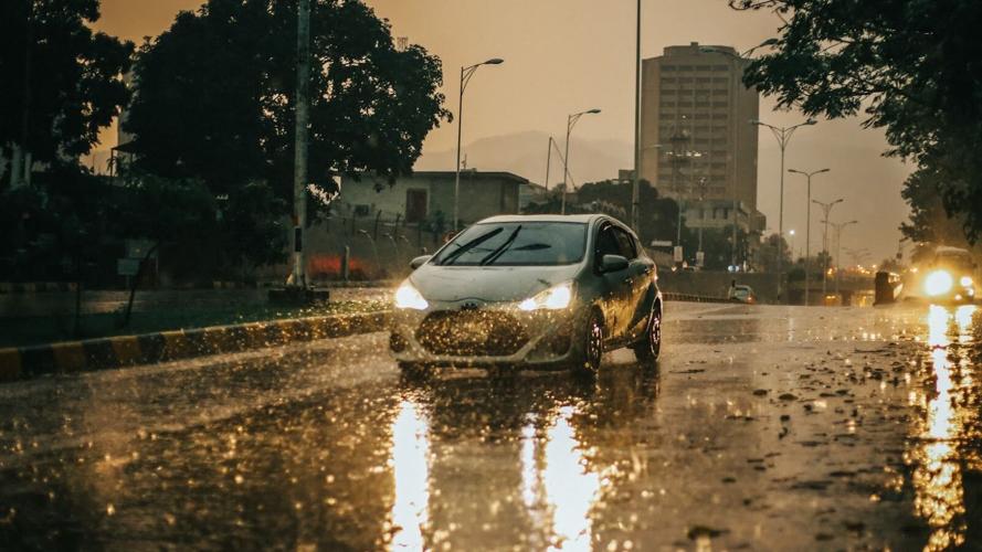 8 Factors That Affect Driving Performance in the Rain