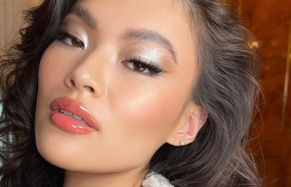 The Holiday Glow Edit: Luxe Makeup That Makes Every Winter Look Effortless