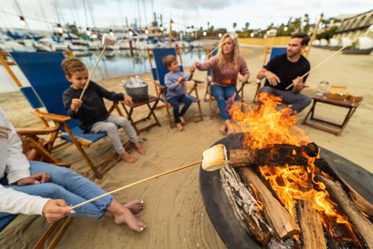 Bahia Resort-Bayside Bonfires