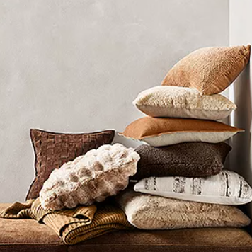 Mix and Match your Throw Pillows with These 7 Tips