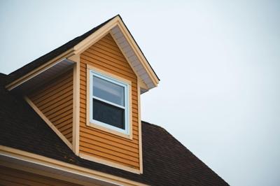 Color Theory and Real Estate: How Siding Palettes Can Psychologically Tilt Offers and Drive Curbside Conversion
