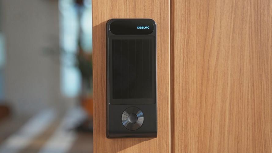 Desloc Smart Lock V150 Plus Review: A Solar-Powered Smart Lock That Never Needs Charging
