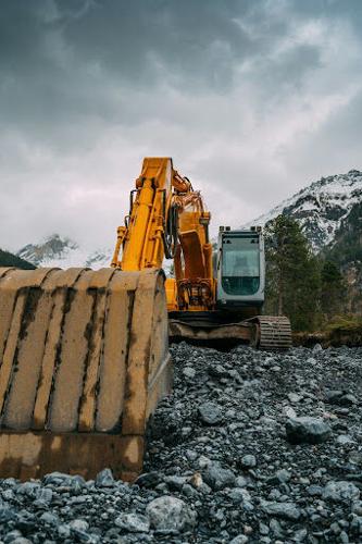 New vs. Used Excavators: Which Is the Better Investment?