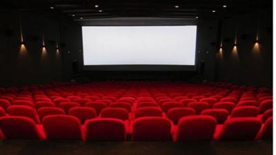 15:17 to Paris Movie Review
