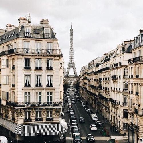 What You Need to Know Traveling to Paris