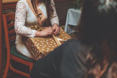 9 Perfect Gift Ideas for Your Best Friend Who is a Bride to Be