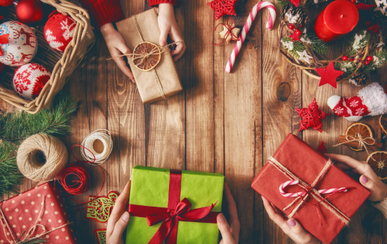 How to Make This Christmas Special with Personalized and Unique Gifts