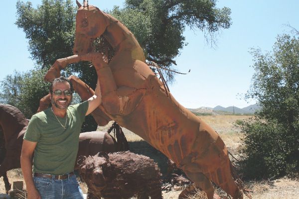 Ricardo Sculpture