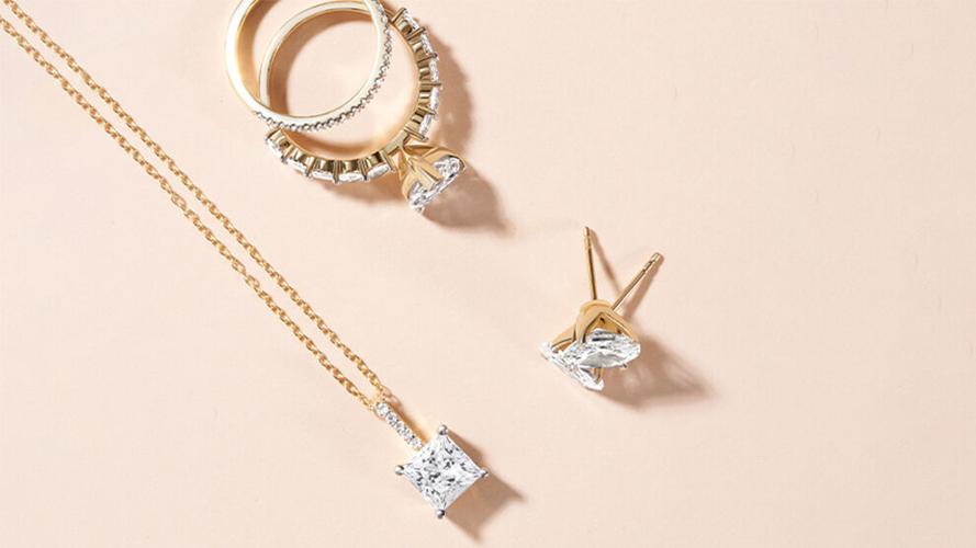A variety of diamond jewelry that can be bought from Friendly Diamonds