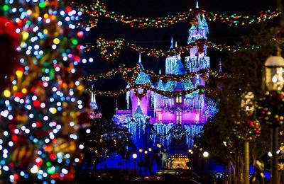 Tips to Spending the Holidays at Disneyland
