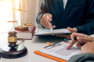 How Estate Lawyers Help Manage Inheritance and Succession