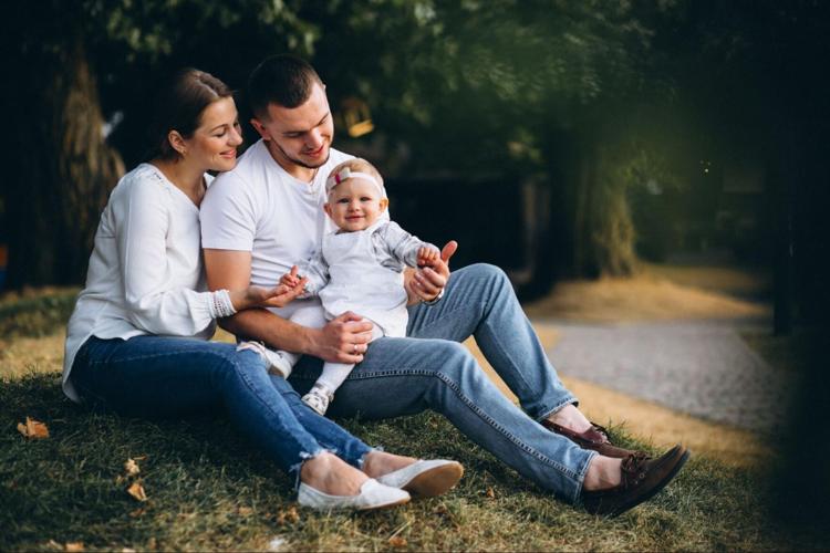 Family picture with kid