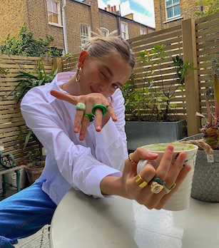 Classic Vs. Contemporary: Your Guide to Choosing Trendy Jewelry