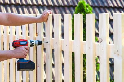 How To Choose Best Fence Materials To Fit Your Home Needs