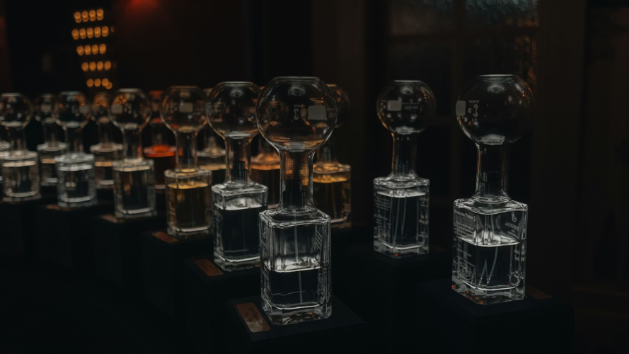 A Full Guide To Useful Storage Solutions For Liquid Product Sales